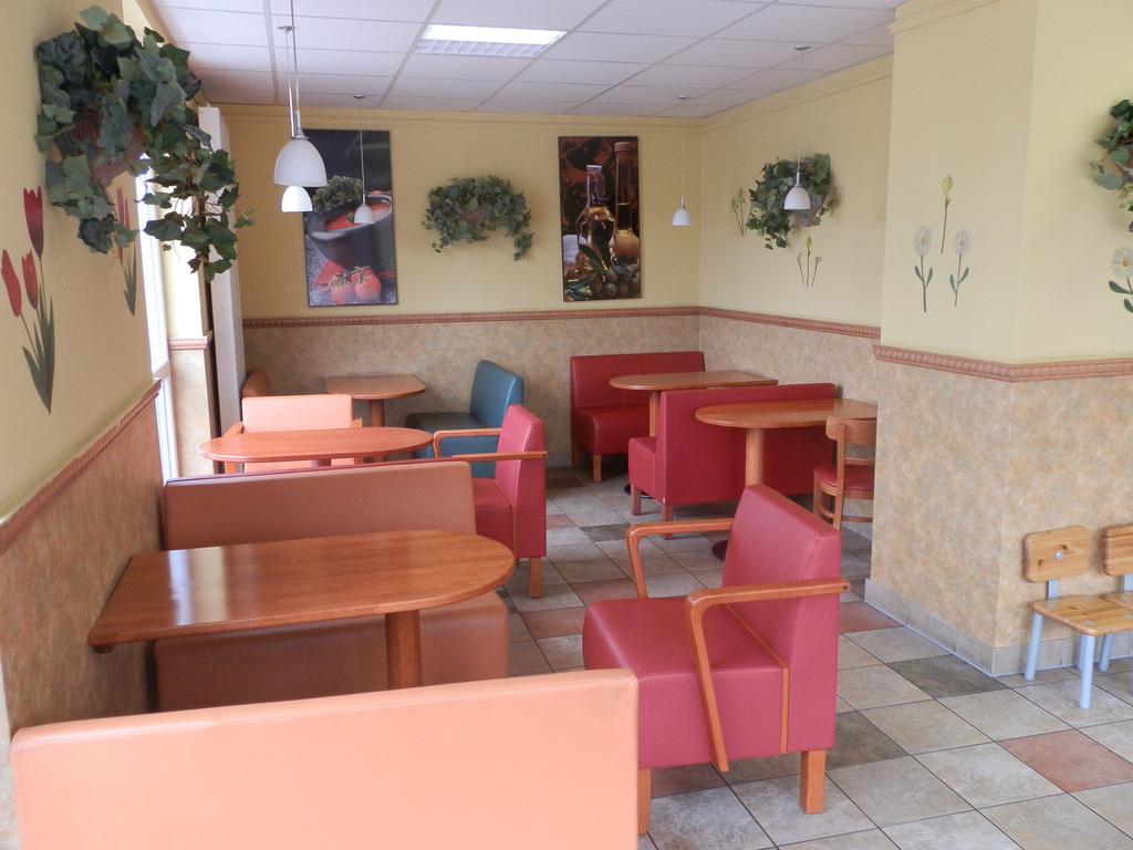 Hotel Garni Zur Eisenbahn Crailsheim Zimmer foto